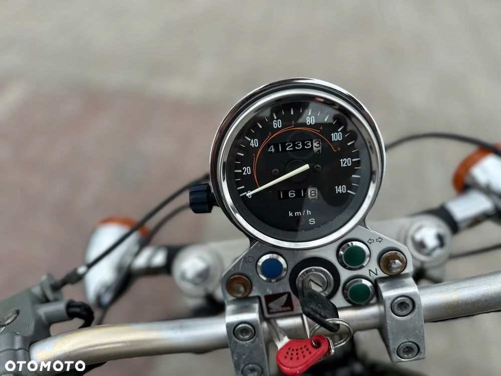 Honda CB - 16