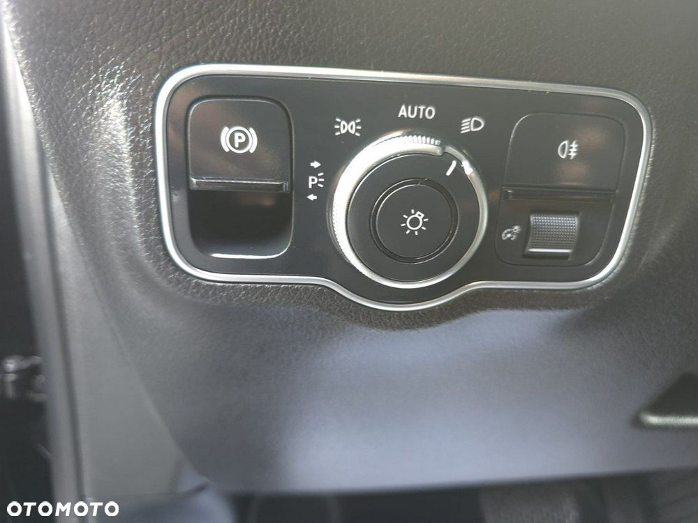 Mercedes-Benz GLB - 31