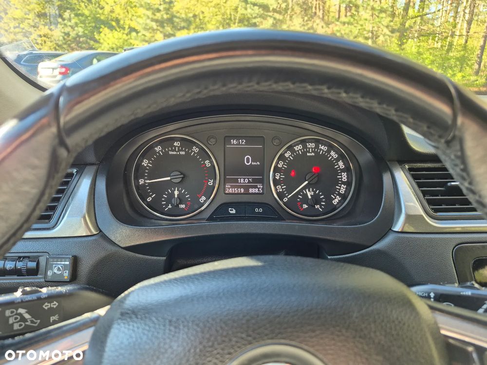 Skoda RAPID 1.2 Ambition - 7