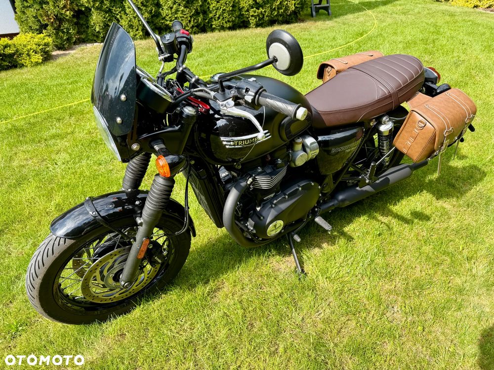 Triumph Bonneville - 4