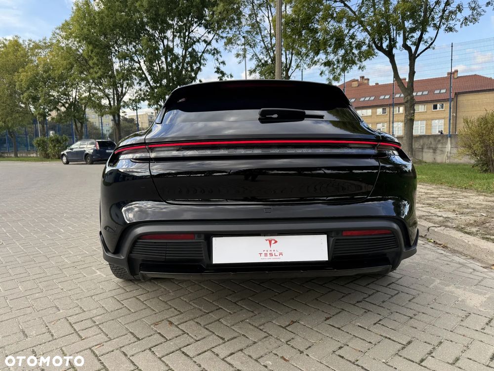 Porsche Taycan 4 Cross Turismo - 5