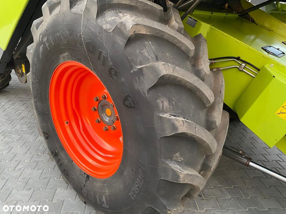 Claas Tucano 320 - 11