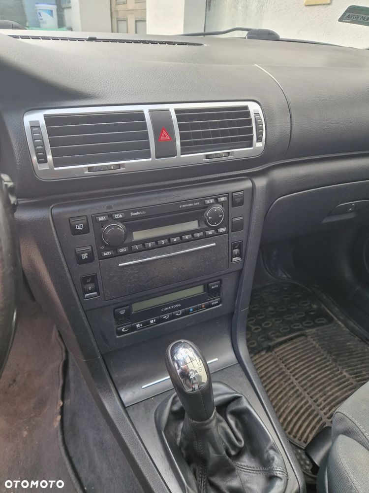 Skoda Superb 2.0 TDI DPF Elegance - 8