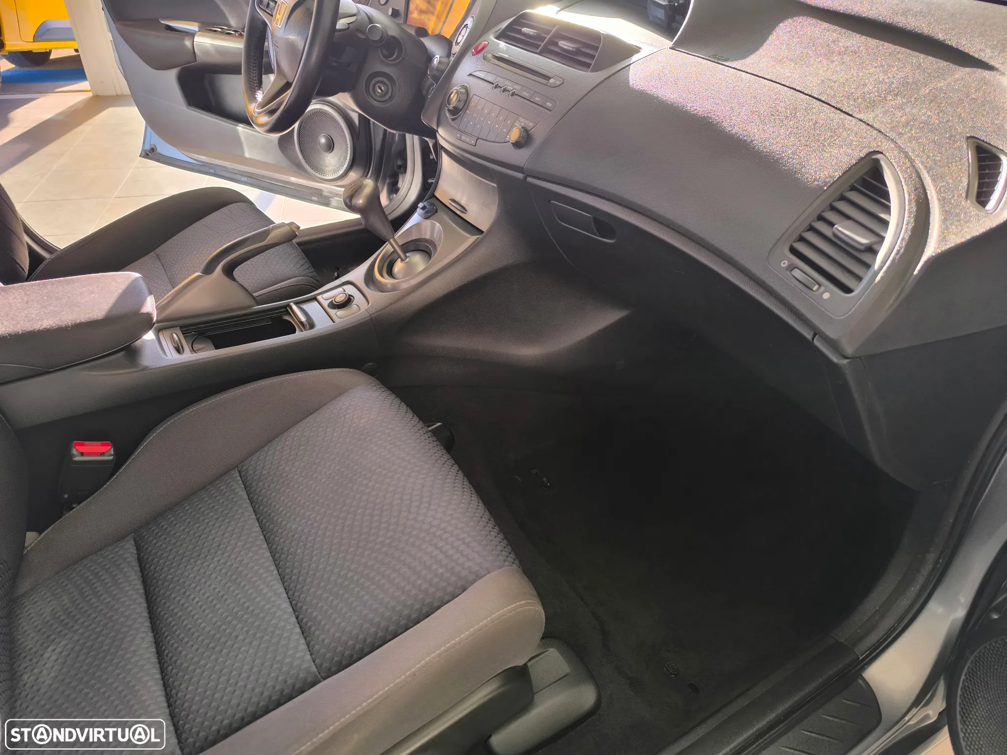 Honda Civic 1.4 i-VTEC Comfort - 14