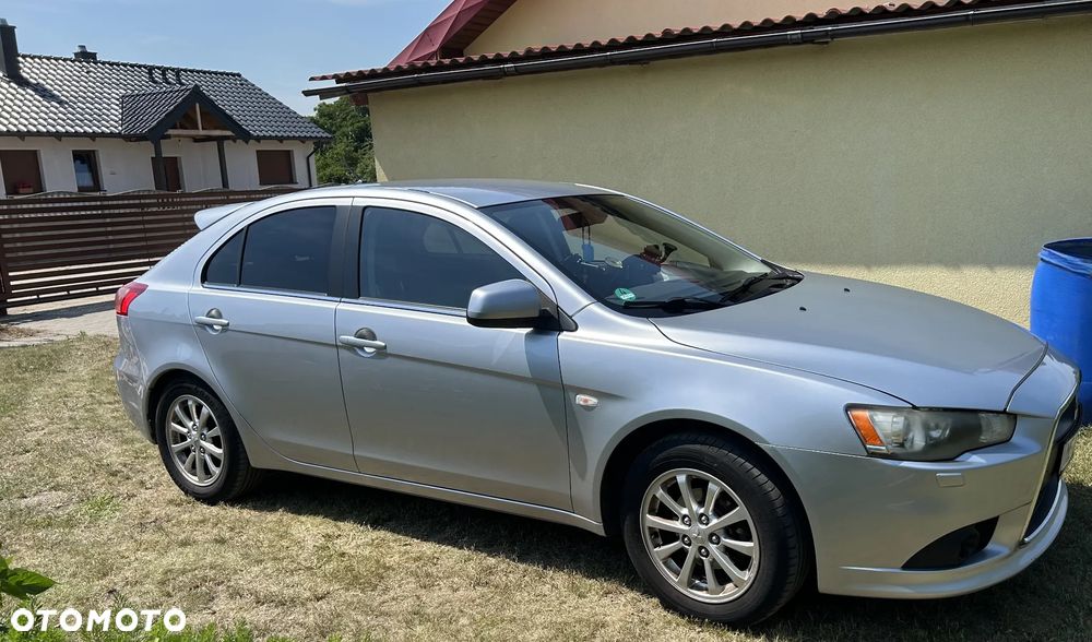 Mitsubishi Lancer 1.5 Inform - 2