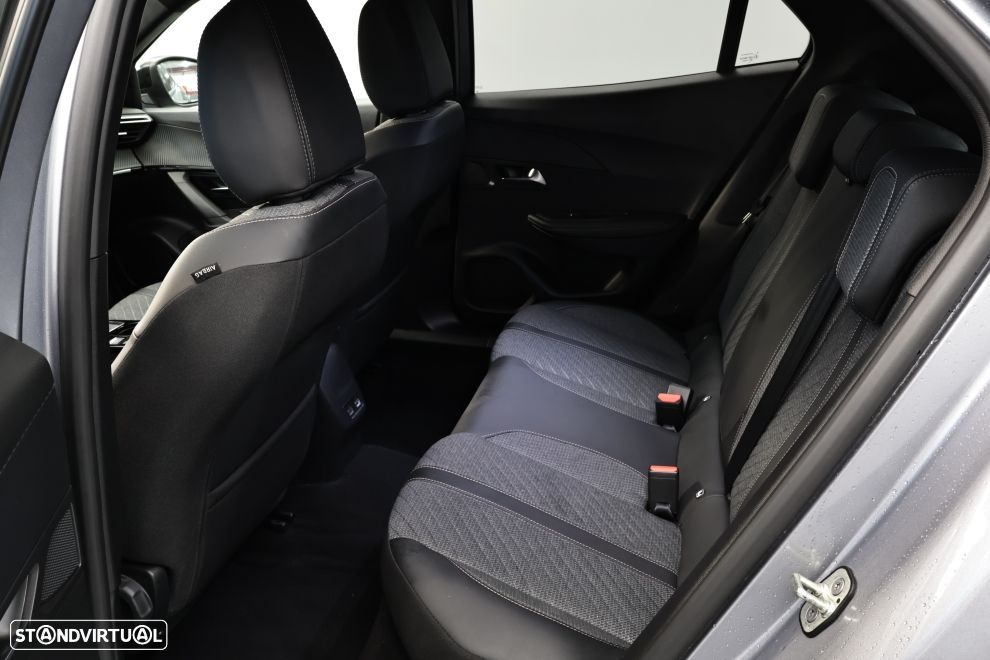 Peugeot 2008 1.2 PureTech Allure - 21