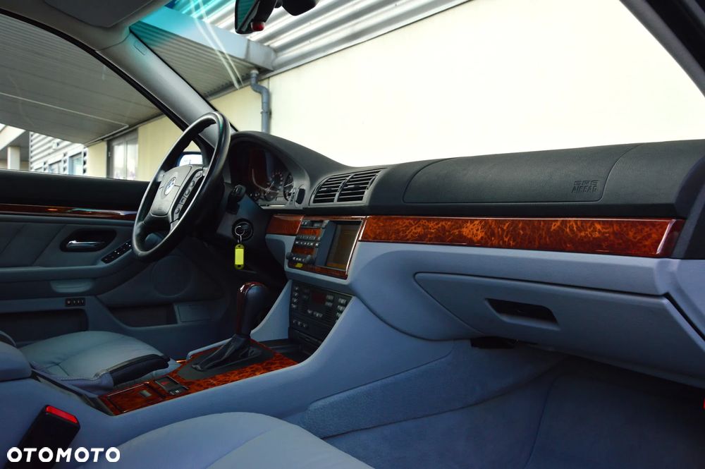 BMW Seria 5 - 21