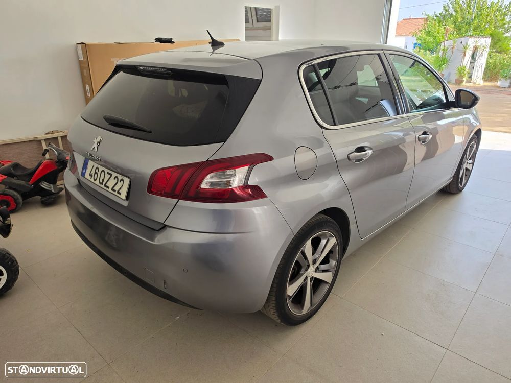 Peugeot 308 1.2 PureTech Allure Pack — photo 3