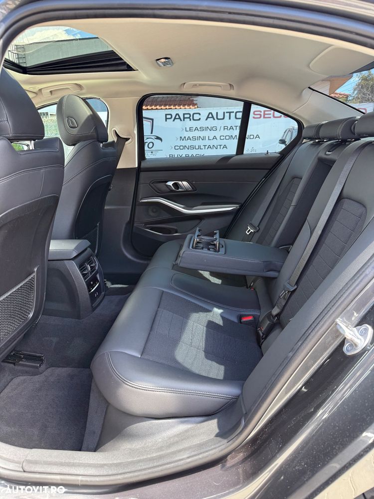 BMW Seria 3 320d Aut. - 13