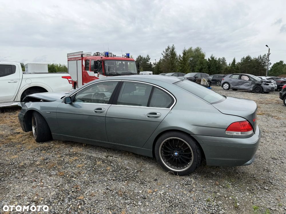 BMW Seria 7 745i - 6