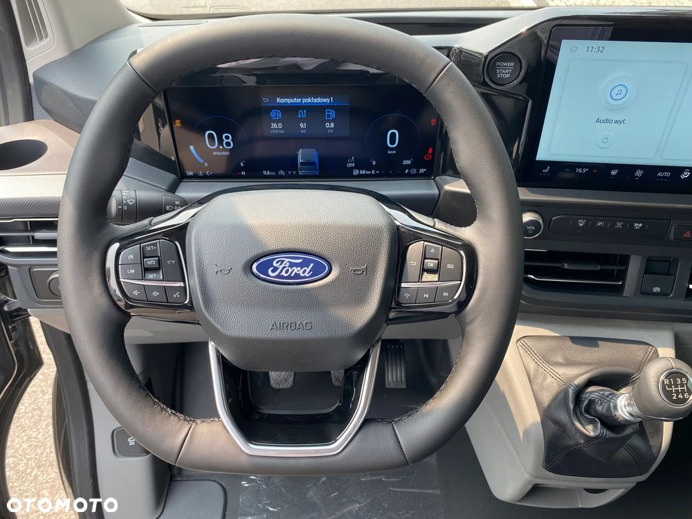 Ford Custom Van Trend - 17
