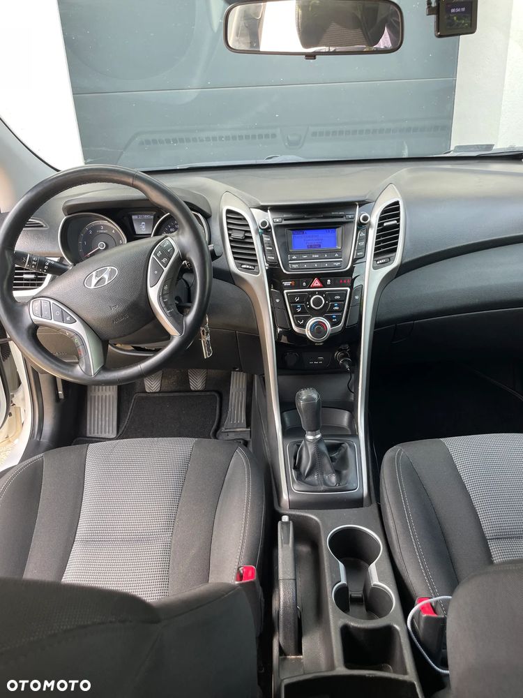 Hyundai i30 1.4 CRDi Classic + - 13