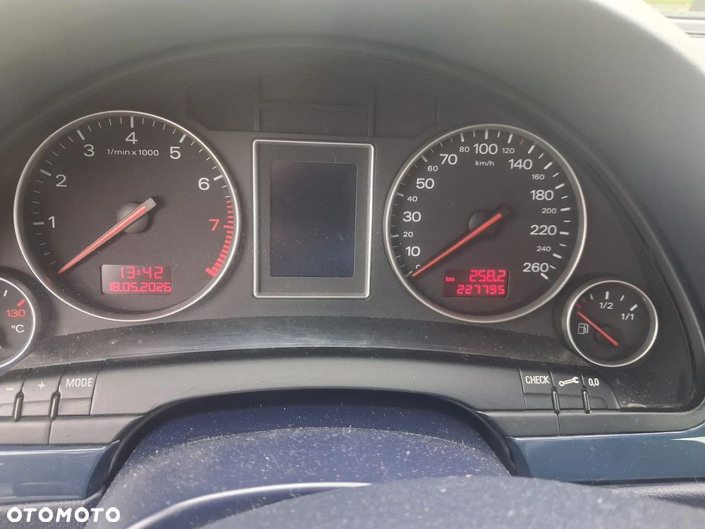 Audi A4 Limousine - 6
