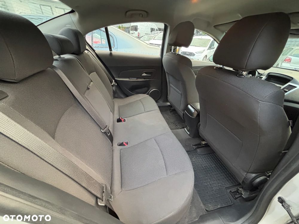 Chevrolet Cruze 1.7 LT - 10