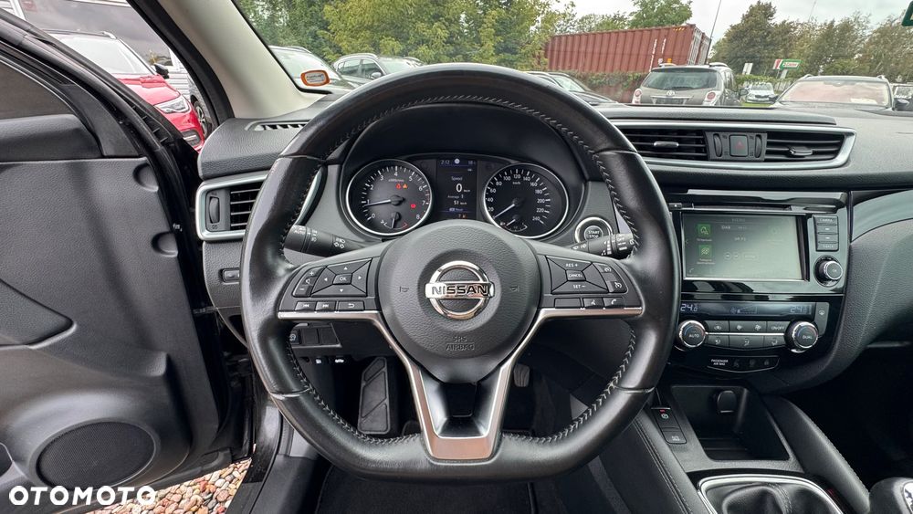 Nissan Qashqai 1.3 DIG-T N-Connecta - 33