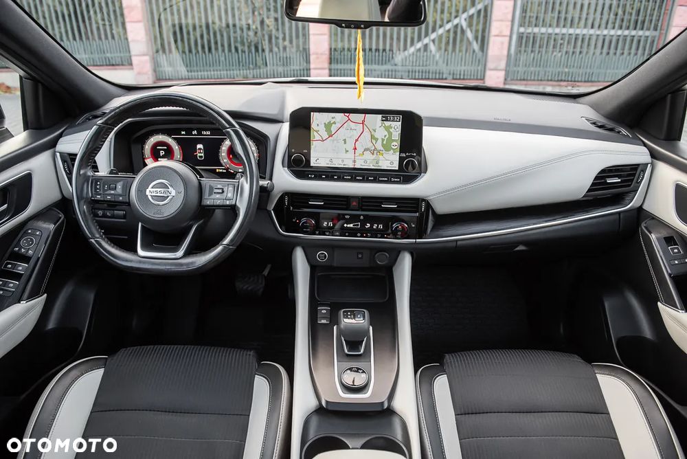 Nissan Qashqai 1.3 DIG-T 4x4 MHEV Xtronic Tekna+ - 32