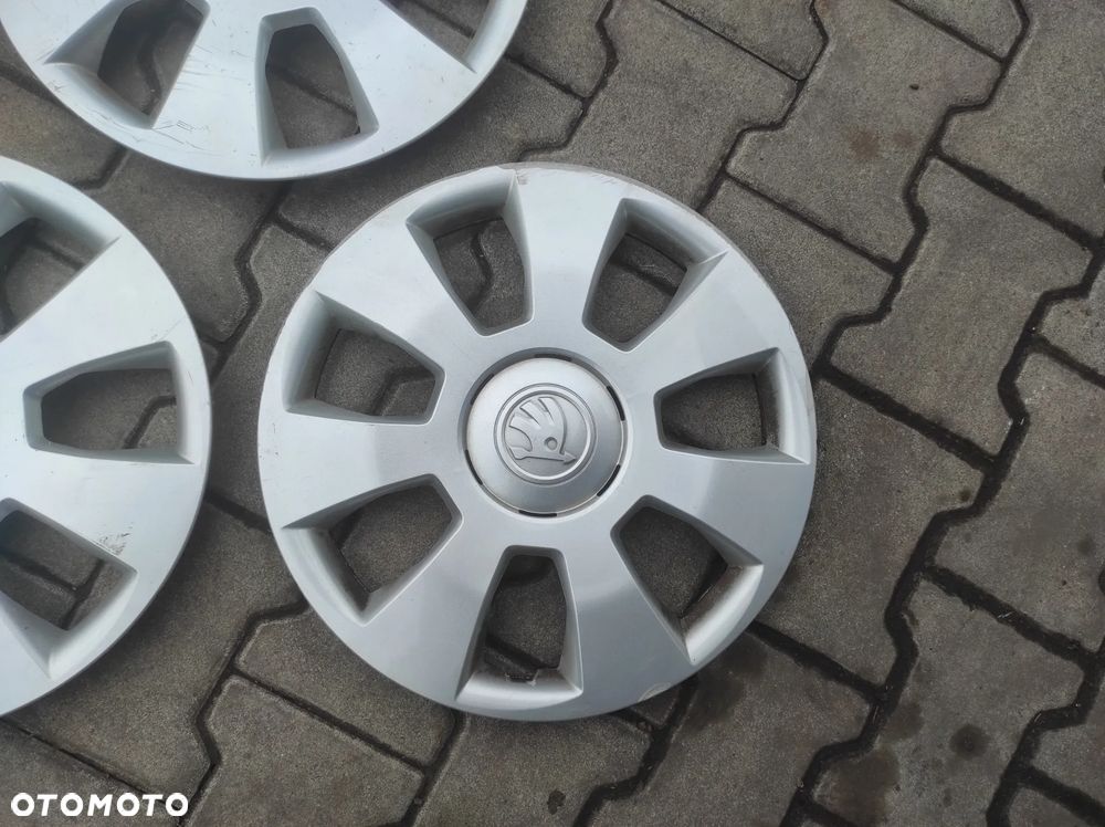 KOŁPAKI KOŁPAK R15 6V0601147 3 SZT SKODA WYSYŁKA !!!!!! - 2