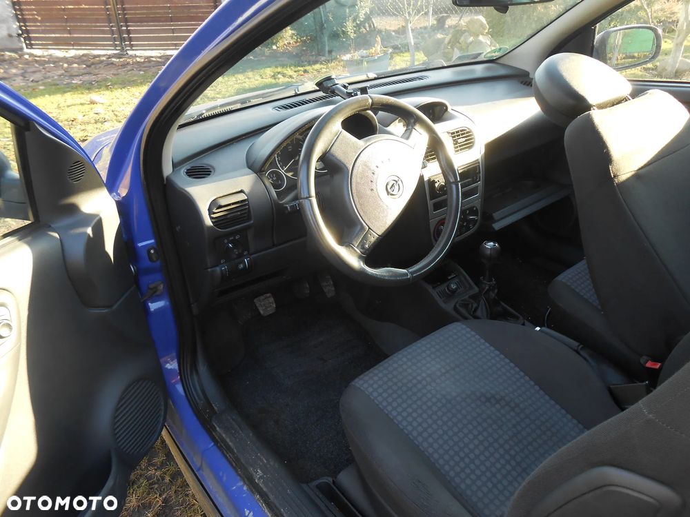 Opel Corsa 1.0 12V Cosmo - 4