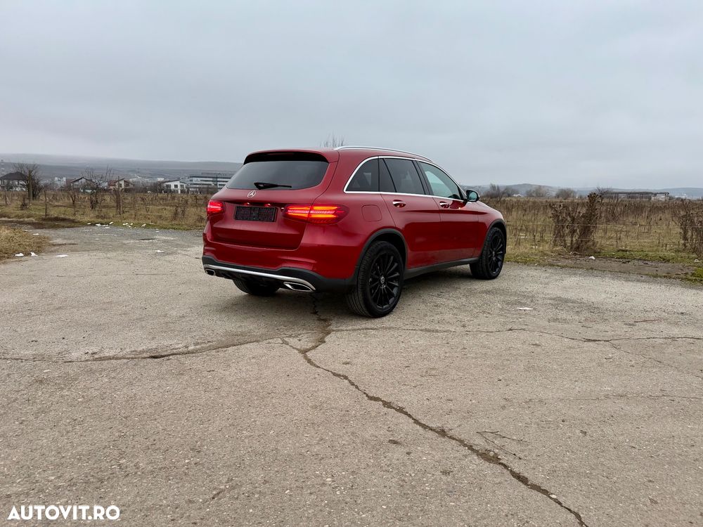 Mercedes-Benz GLC 300 4Matic 9G-TRONIC AMG Line - 13