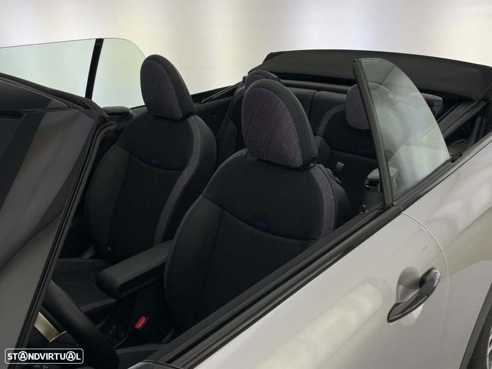 MINI Cabrio C Classic - 23