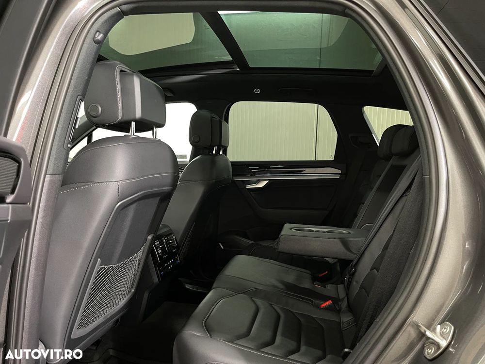 Volkswagen Touareg V6 TDI 4MOTION R-Line - 14