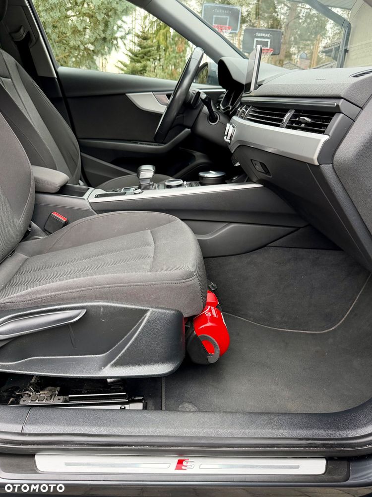 Audi A4 Limousine 35 TFSI S tronic - 14