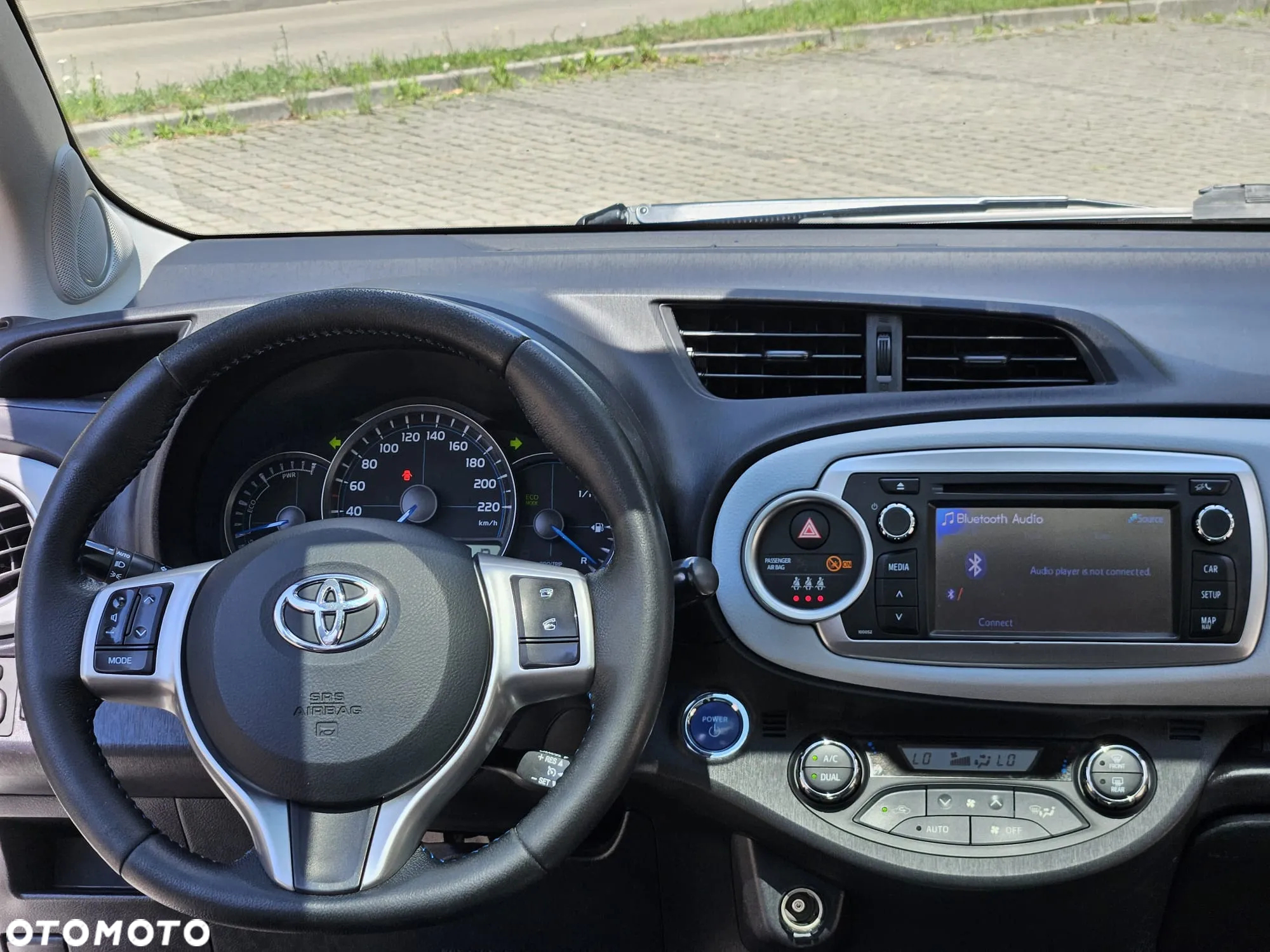 Toyota Yaris Hybrid 100 Premium - 21