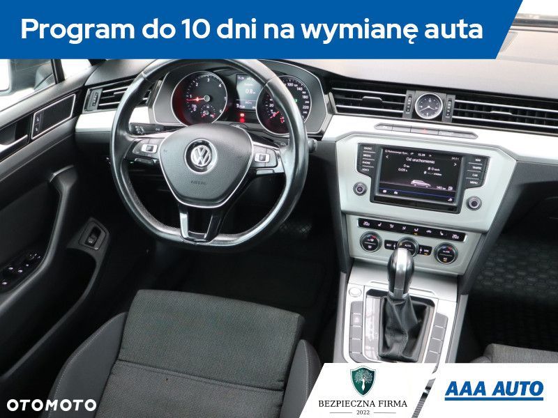 Volkswagen Passat Variant - 9