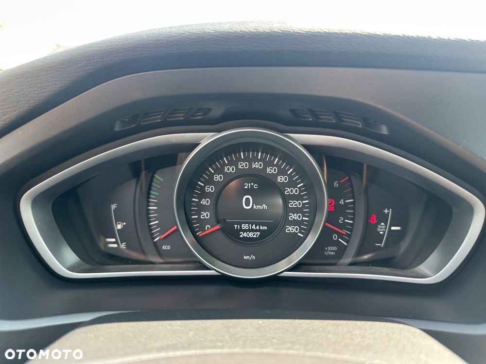 Volvo V40 D2 - 7