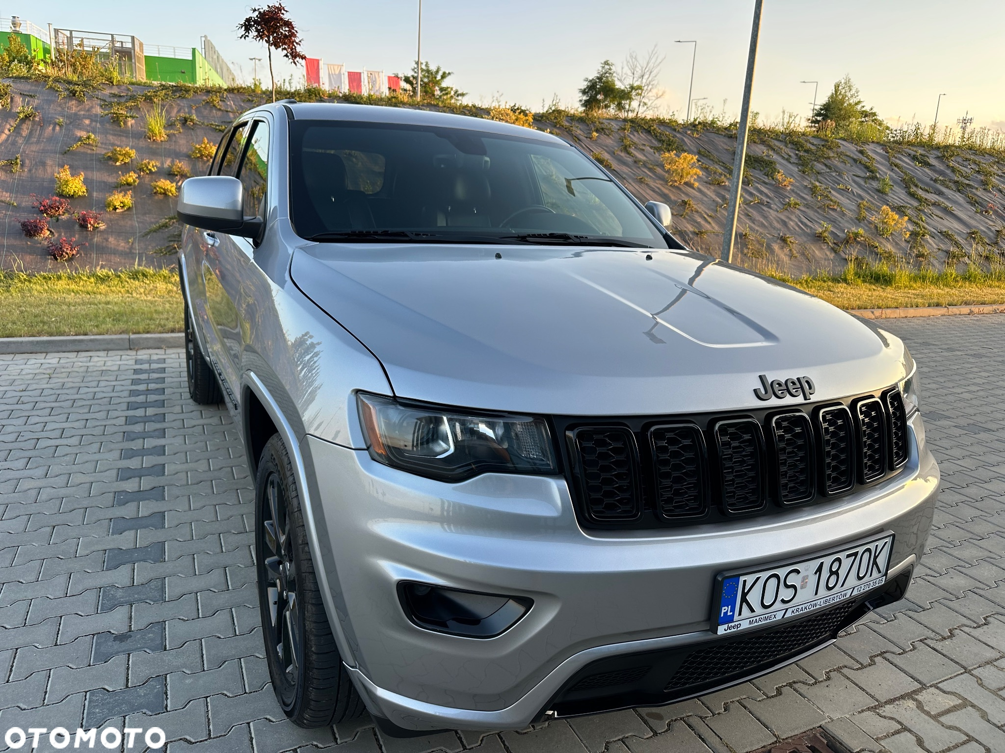 Jeep Grand Cherokee - 17