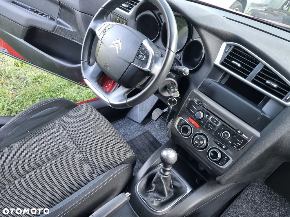 Citroën C4 e-HDi 115 Selection - 19
