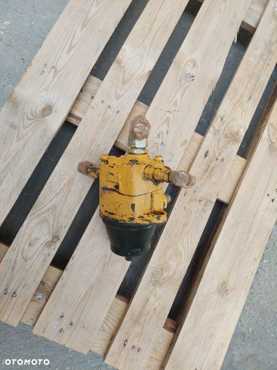 Silnik obrotu Liebherr R900 FMF 032 [HYD 21063] - 15