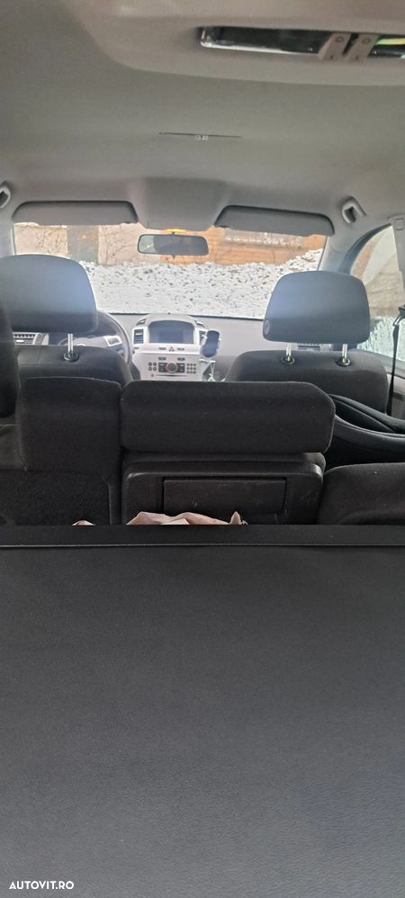 Opel Zafira - 10