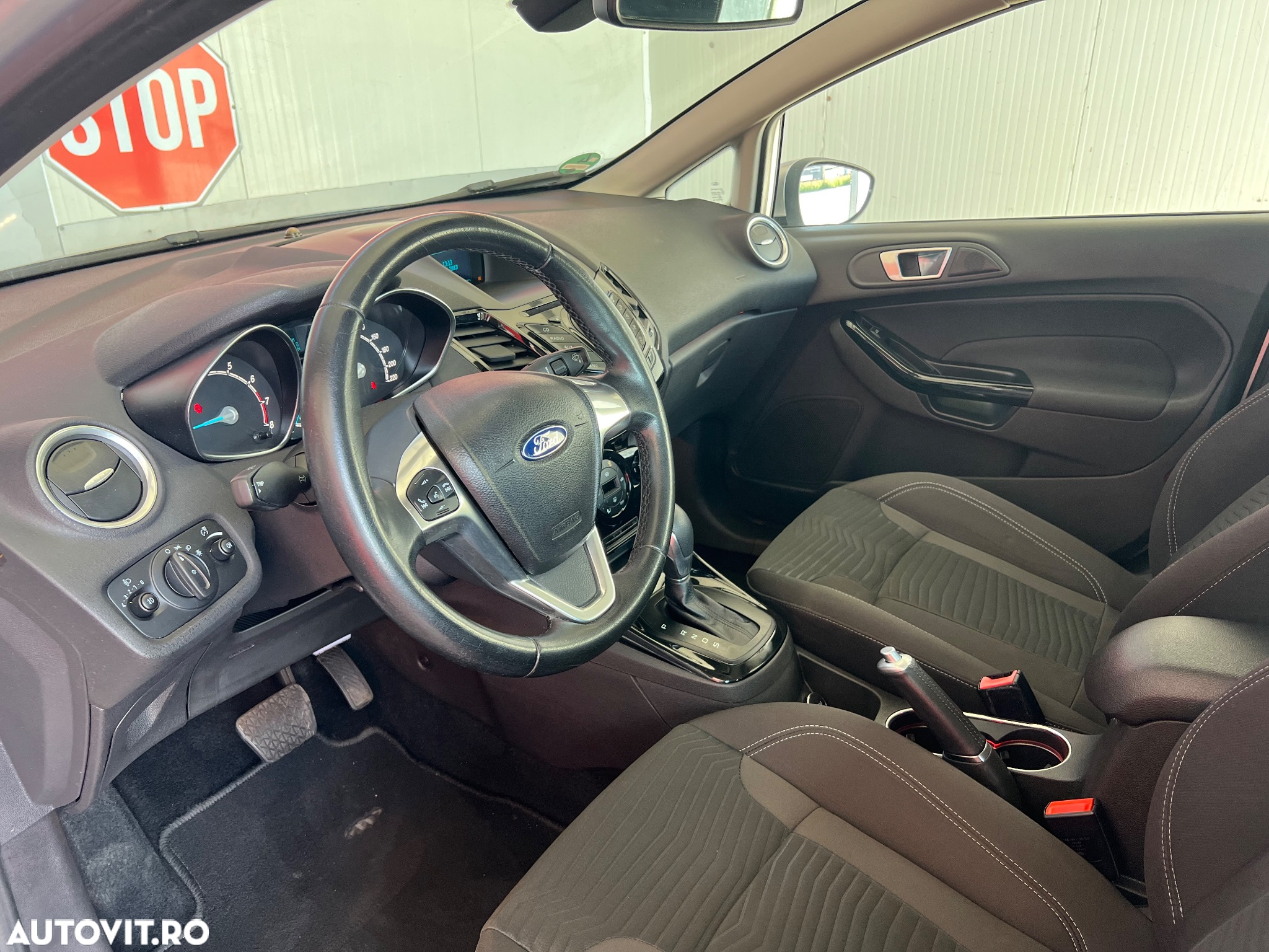 Ford Fiesta 1.0 EcoBoost S&S Aut. TITANIUM - 5