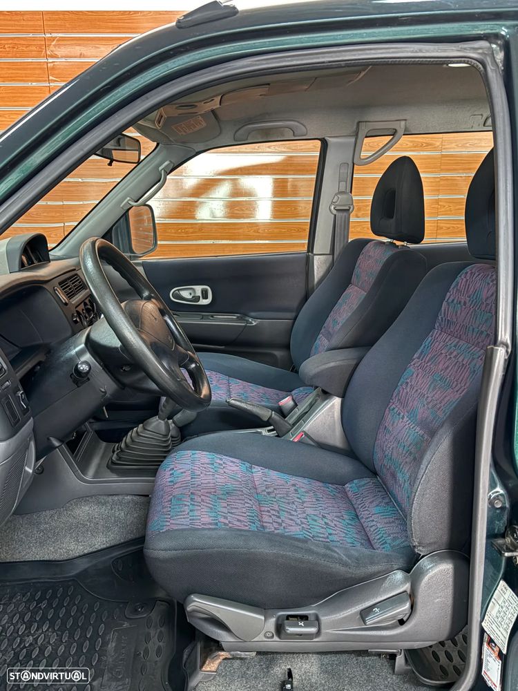 Mitsubishi Pajero Sport 2.5 TD GLS - 8