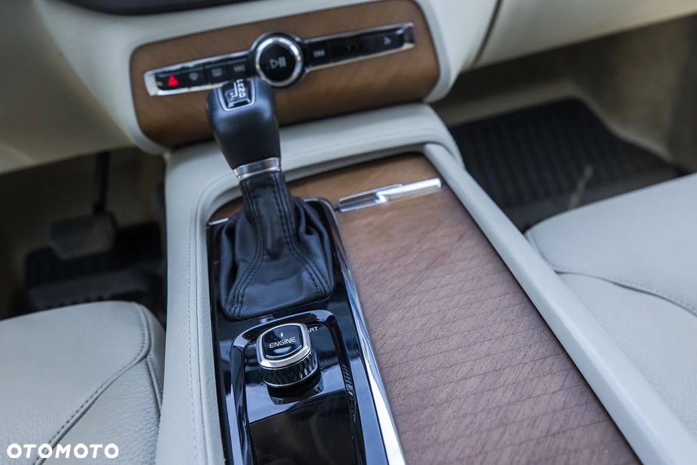 Volvo XC 90 D4 Geartronic Momentum - 5