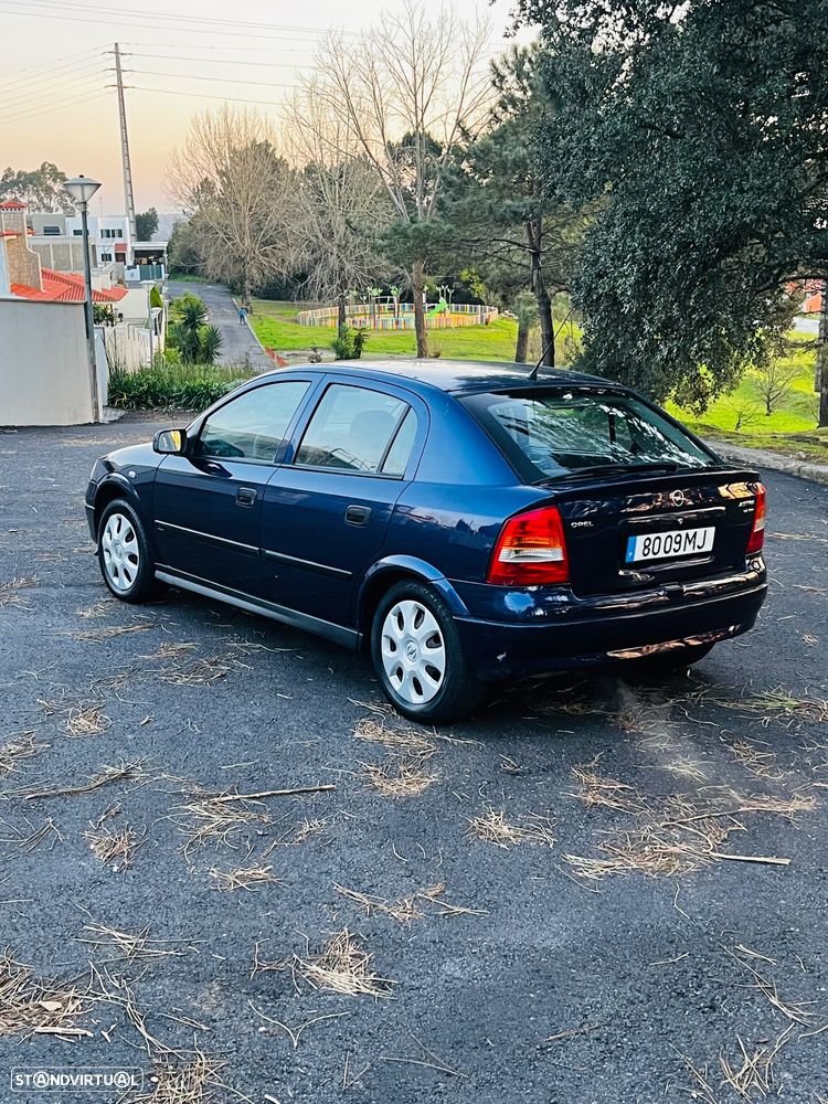 Opel Astra 1.4 Club - 2