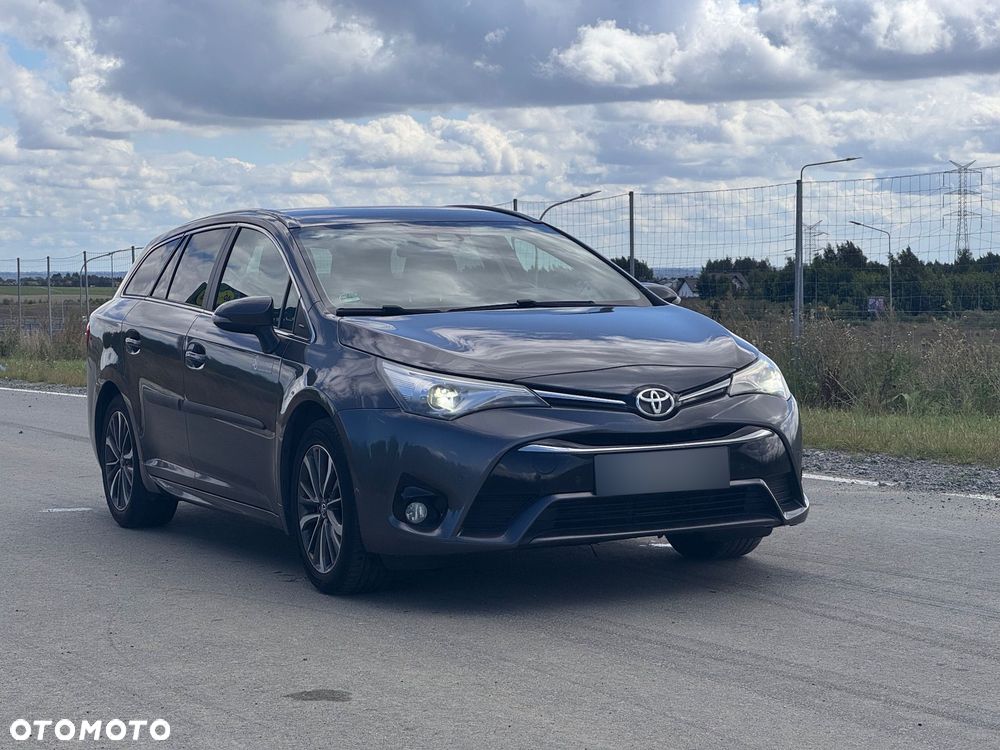 Toyota Avensis 2.0 D-4D Premium - 5