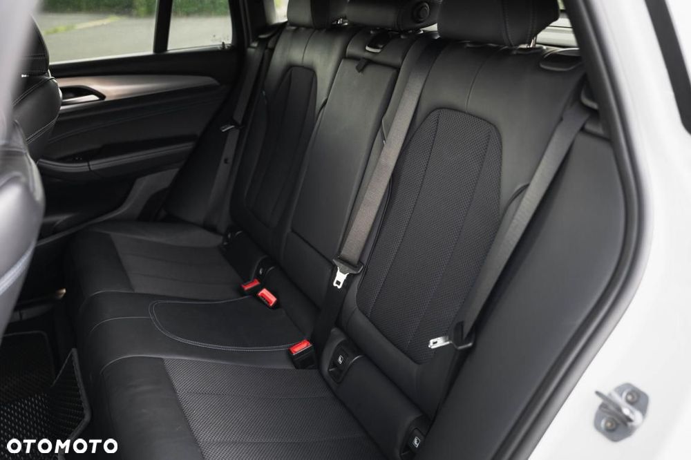 BMW X4 - 26