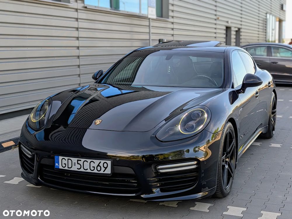 Porsche Panamera GTS - 9