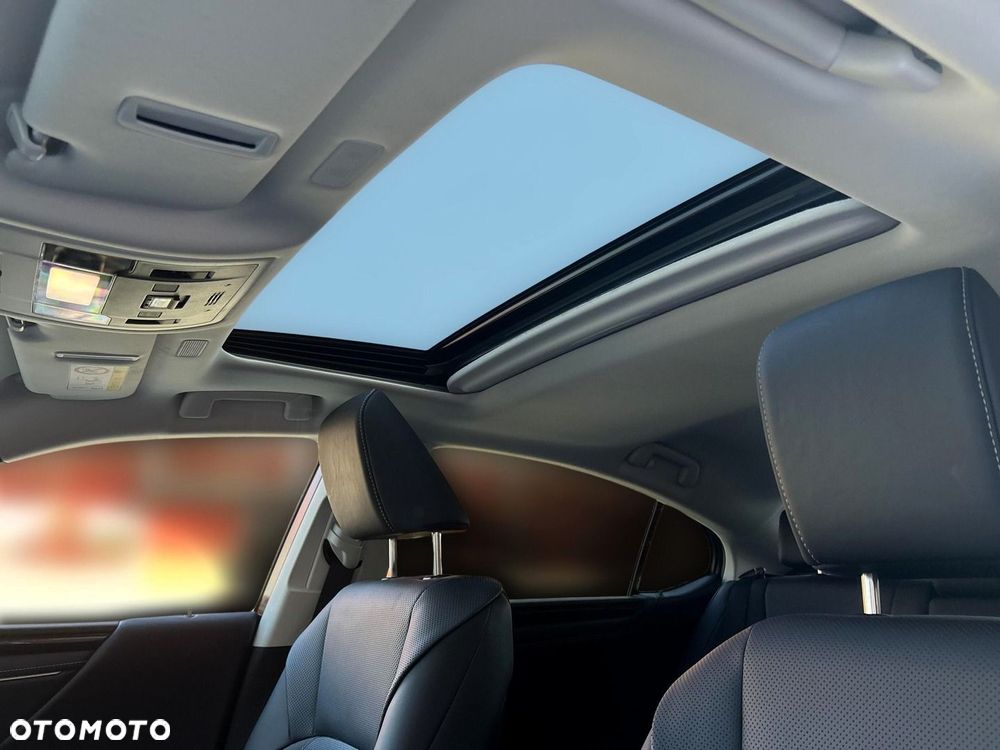 Lexus ES 300h Business Edition - 23