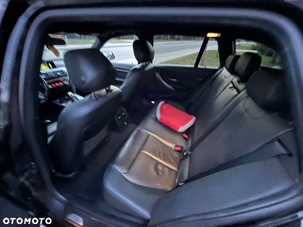 BMW Seria 3 320d xDrive M Sport - 13