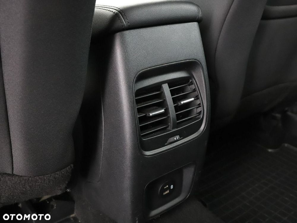 Ford Kuga 2.0 TDCi 4x2 Titanium - 35