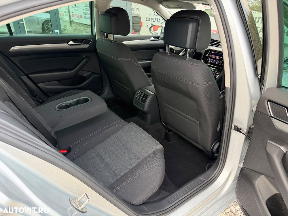 Volkswagen Passat 2.0 TDI SCR DSG - 16