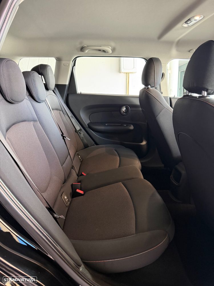 MINI Clubman Cooper Essential - 34