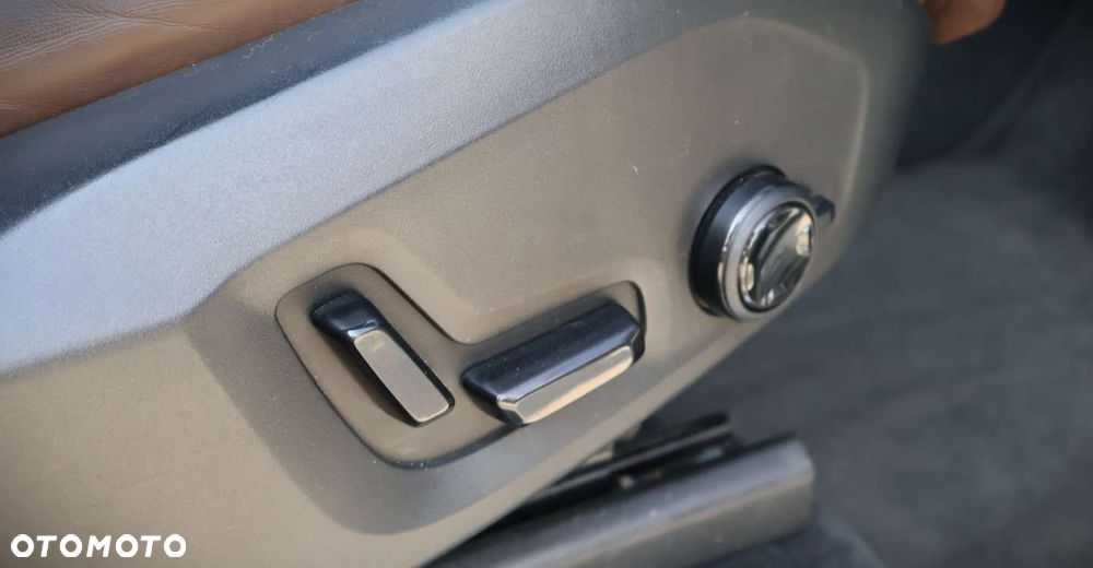 Volvo XC 90 - 23