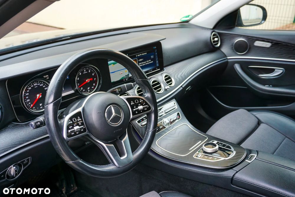 Mercedes-Benz Klasa E 200 CGI BlueEFFICIENCY Automatik Avantgarde - 5