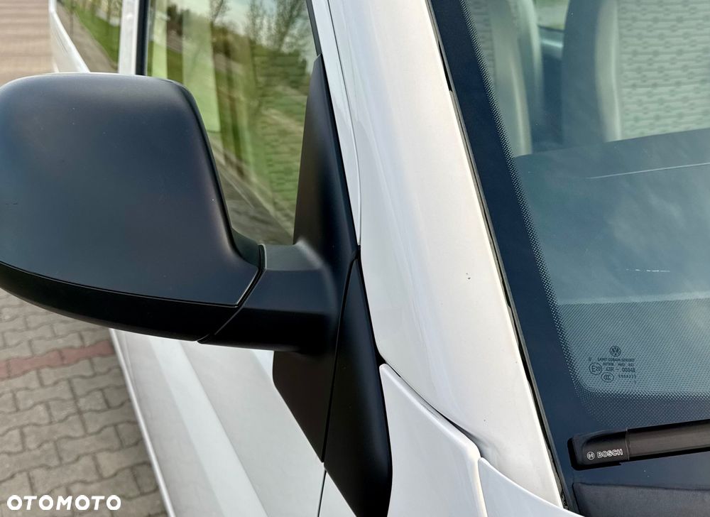 Volkswagen Caravelle - 29