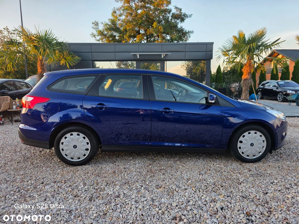 Ford Focus Turnier 1.6 TDCi ECOnetic 99g Start-Stopp-Sy SYNC Edition - 17