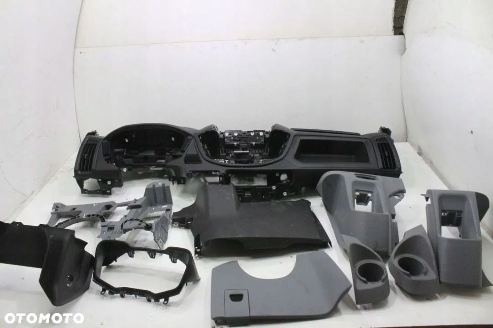 DESKA KONSOLA PLASTIKI UCHWYTY TRANSIT MK8 - 1